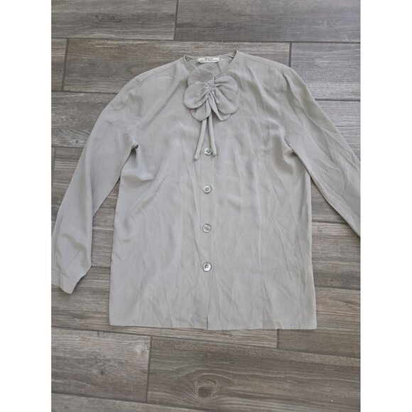 Mani Y2K Silk Gray Corsage Blouse Size 4.  Cracked Button, Small Tear Mended. - Picture 1 of 9